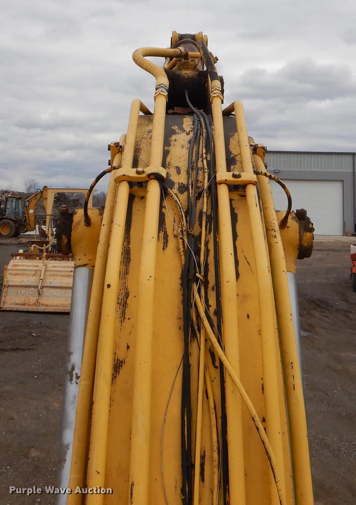 image for item EZ9848 2001 Kobelco SK210LC excavator