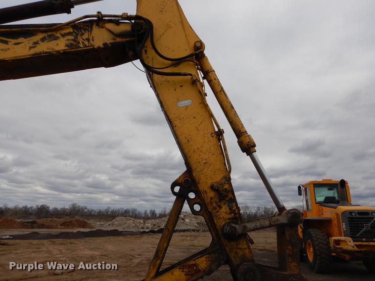 image for item EZ9848 2001 Kobelco SK210LC excavator