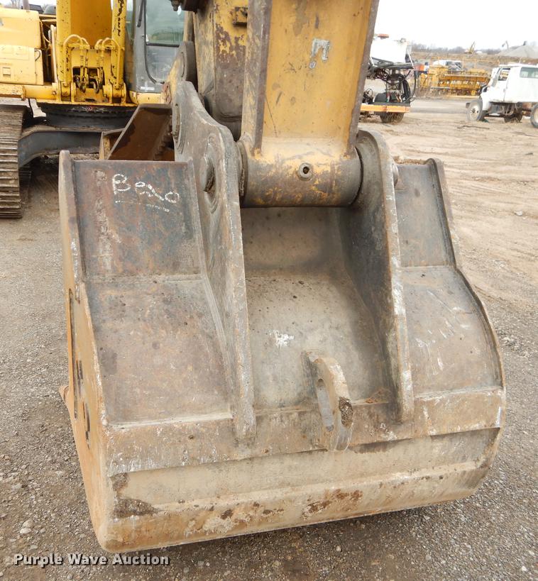 image for item EZ9848 2001 Kobelco SK210LC excavator