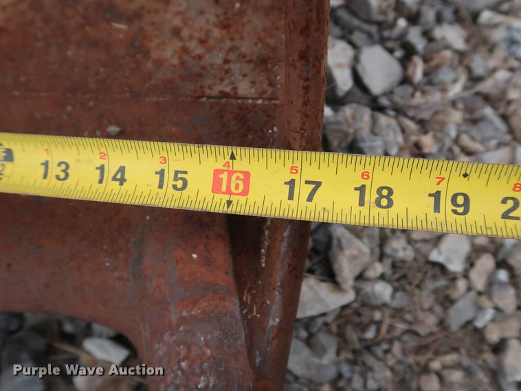 image for item FE9654 Ford 17"W backhoe bucket