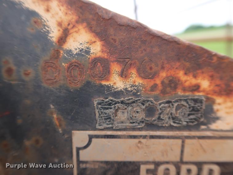 image for item FE9654 Ford 17"W backhoe bucket