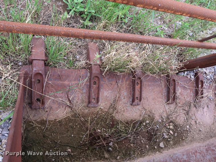 image for item FE9657 Ford backhoe loader bucket