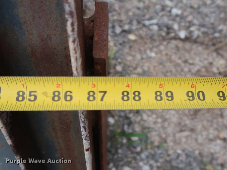 image for item FE9657 Ford backhoe loader bucket