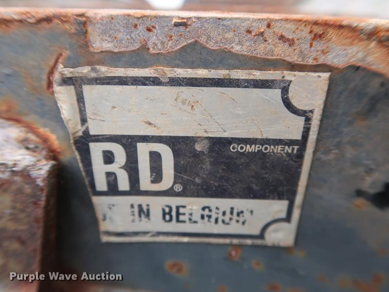 image for item FE9657 Ford backhoe loader bucket