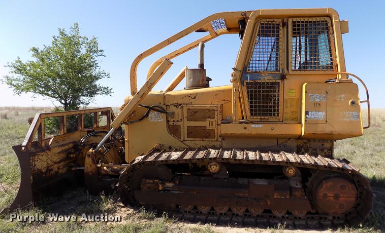 image for item FG9474 1994 John Deere 750B LT dozer