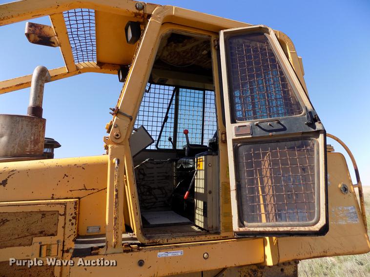 image for item FG9474 1994 John Deere 750B LT dozer