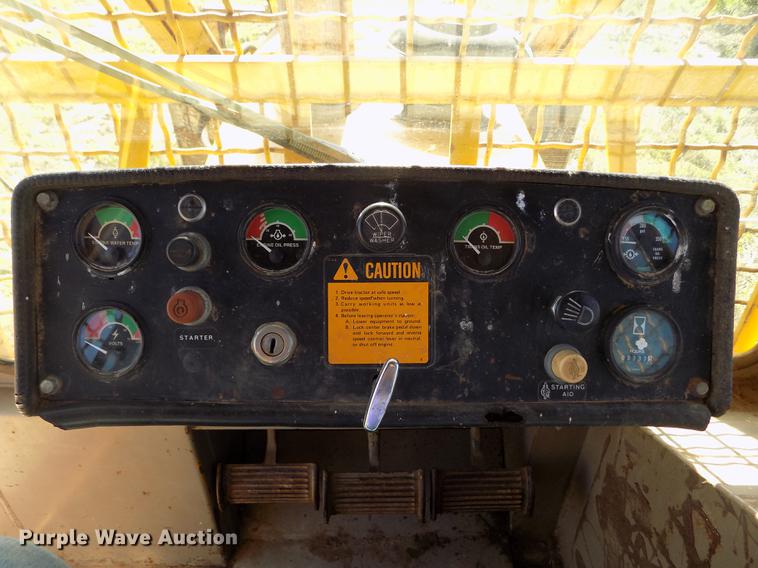 image for item FG9474 1994 John Deere 750B LT dozer