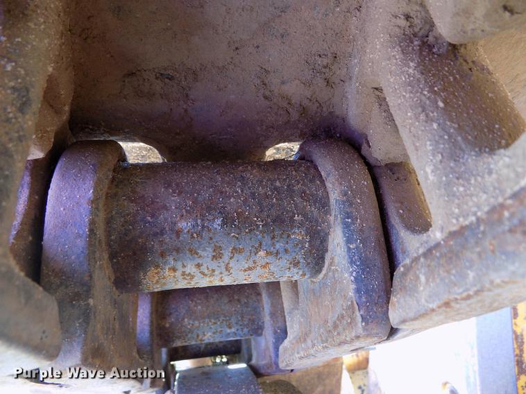 image for item FG9474 1994 John Deere 750B LT dozer