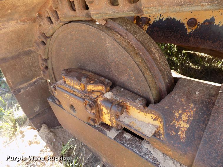 image for item FG9474 1994 John Deere 750B LT dozer