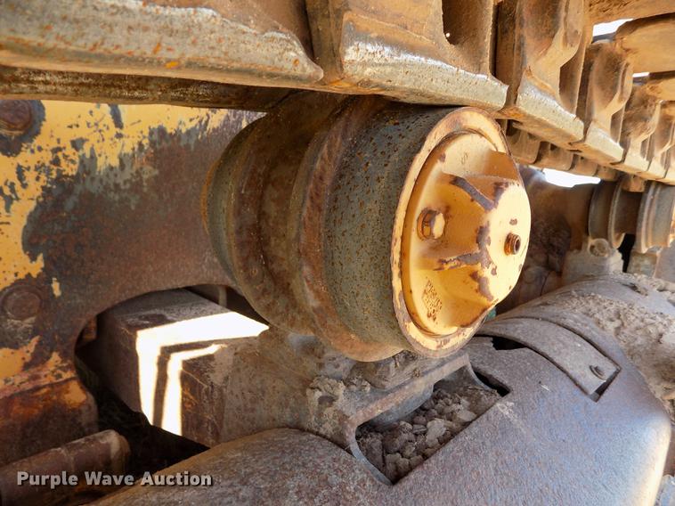 image for item FG9474 1994 John Deere 750B LT dozer