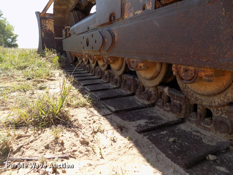 image for item FG9474 1994 John Deere 750B LT dozer