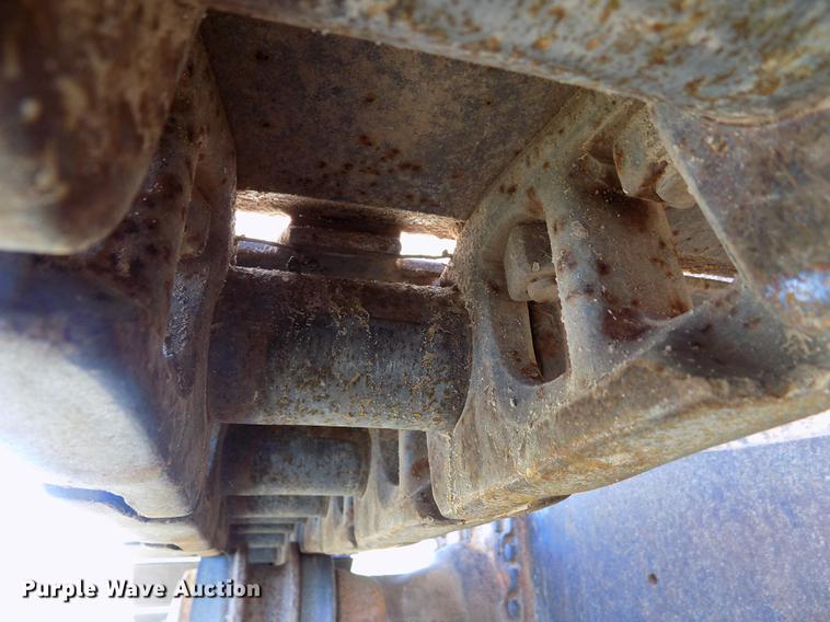 image for item FG9474 1994 John Deere 750B LT dozer