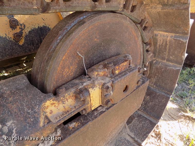 image for item FG9474 1994 John Deere 750B LT dozer