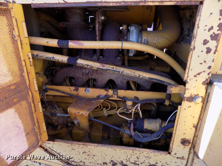 image for item FG9474 1994 John Deere 750B LT dozer