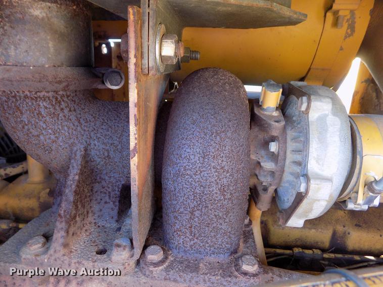 image for item FG9474 1994 John Deere 750B LT dozer