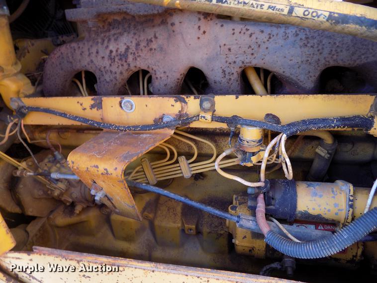 image for item FG9474 1994 John Deere 750B LT dozer