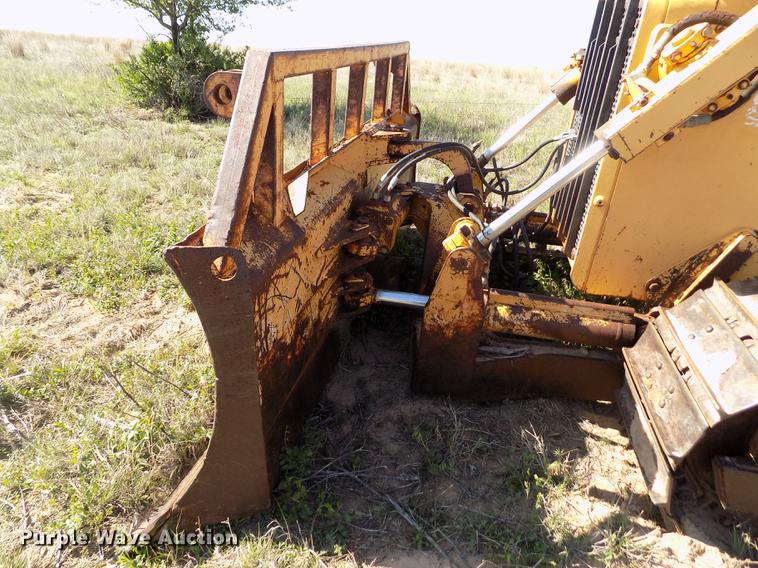 image for item FG9474 1994 John Deere 750B LT dozer