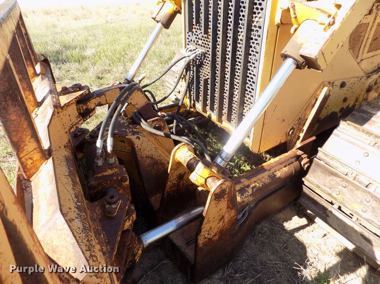 image for item FG9474 1994 John Deere 750B LT dozer