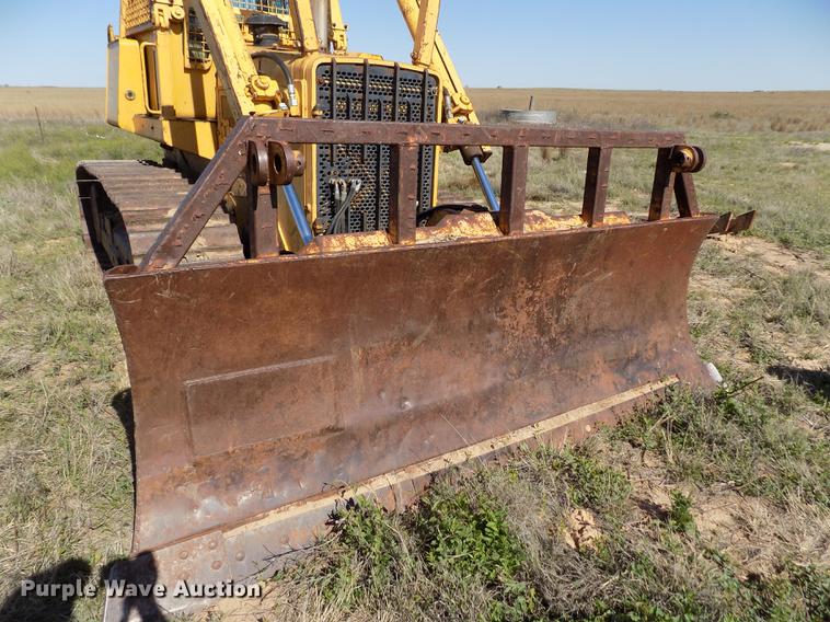 image for item FG9474 1994 John Deere 750B LT dozer