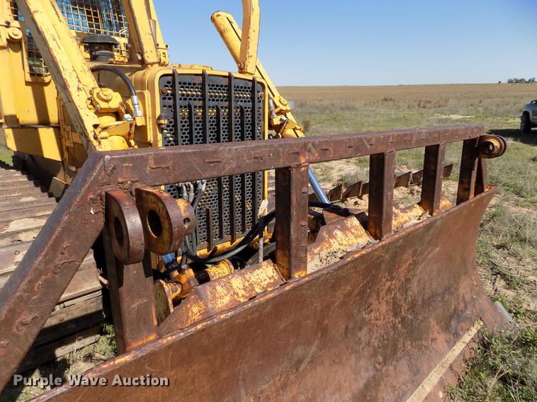 image for item FG9474 1994 John Deere 750B LT dozer