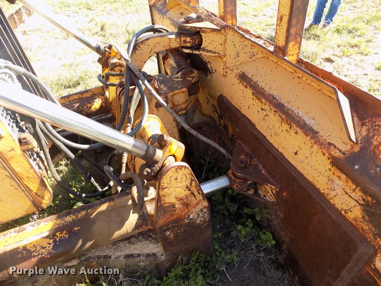 image for item FG9474 1994 John Deere 750B LT dozer