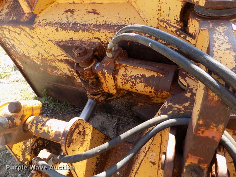 image for item FG9474 1994 John Deere 750B LT dozer