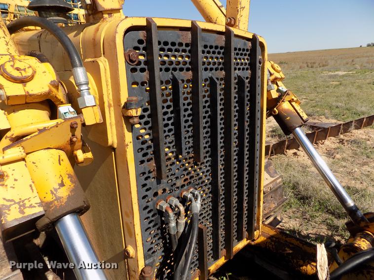 image for item FG9474 1994 John Deere 750B LT dozer