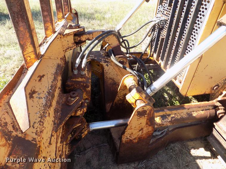 image for item FG9474 1994 John Deere 750B LT dozer