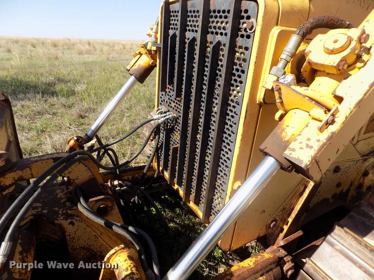 image for item FG9474 1994 John Deere 750B LT dozer