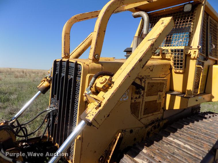 image for item FG9474 1994 John Deere 750B LT dozer