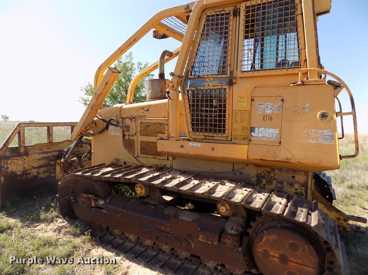 image for item FG9474 1994 John Deere 750B LT dozer