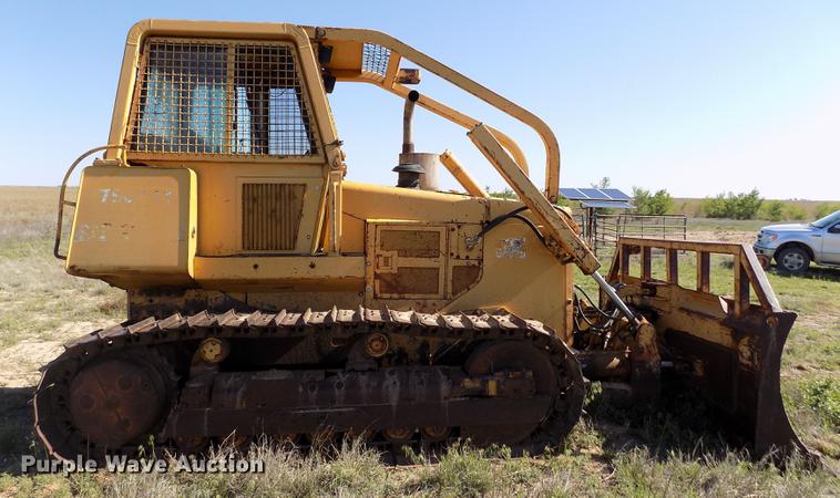 image for item FG9474 1994 John Deere 750B LT dozer