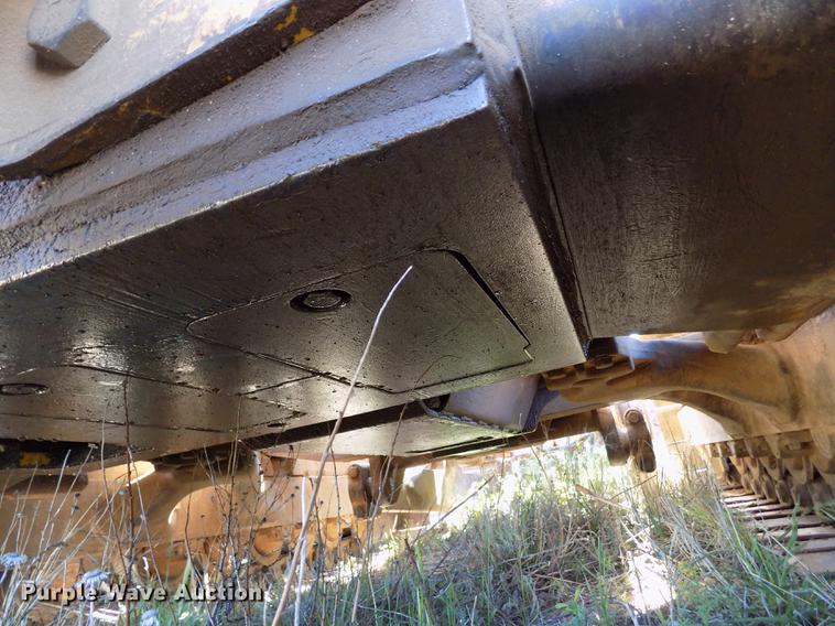 image for item FG9474 1994 John Deere 750B LT dozer