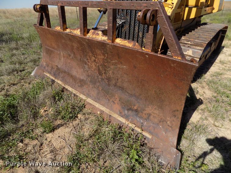 image for item FG9474 1994 John Deere 750B LT dozer