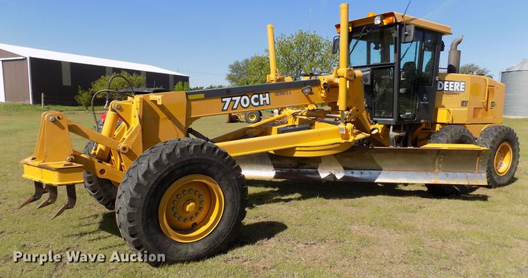 image for item FG9484 2003 John Deere 770CH Series II motor grader