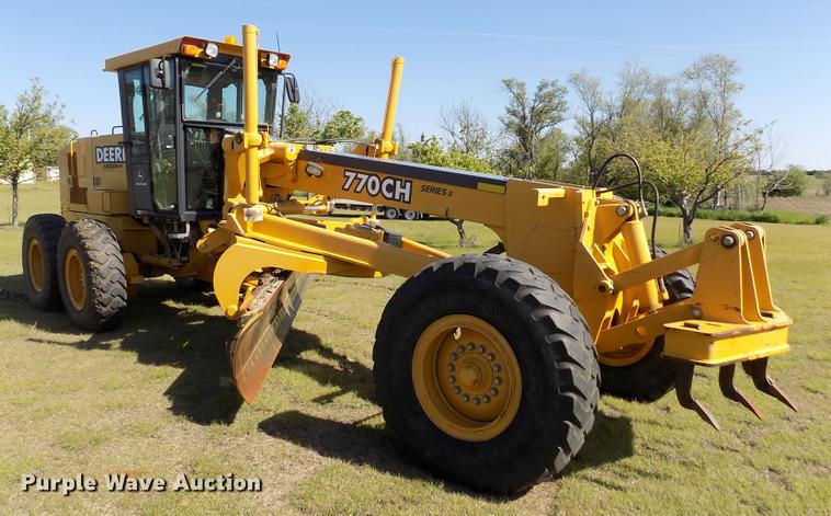 image for item FG9484 2003 John Deere 770CH Series II motor grader