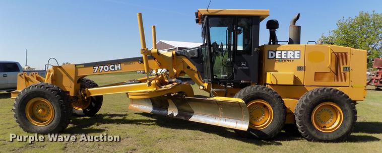image for item FG9484 2003 John Deere 770CH Series II motor grader
