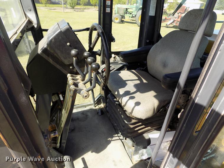 image for item FG9484 2003 John Deere 770CH Series II motor grader