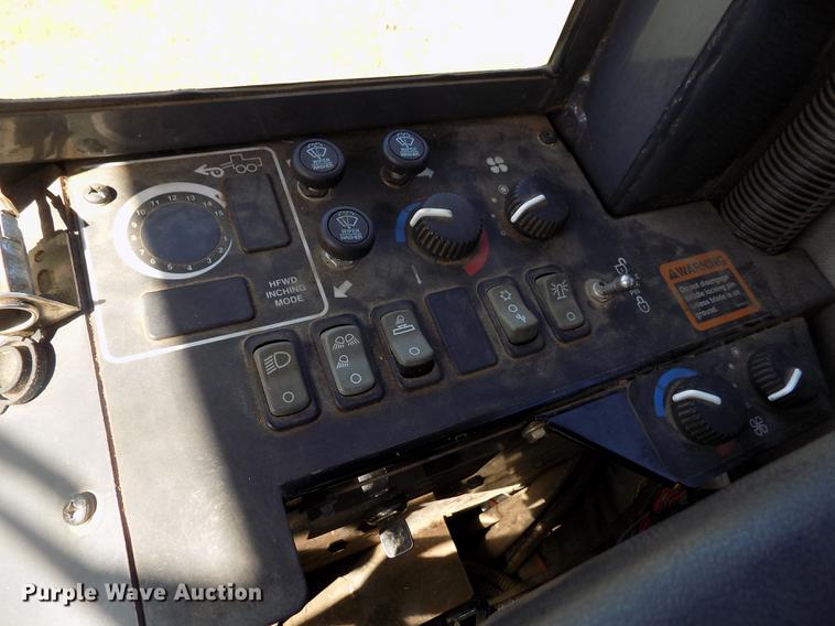 image for item FG9484 2003 John Deere 770CH Series II motor grader