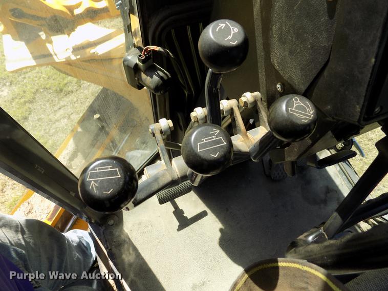 image for item FG9484 2003 John Deere 770CH Series II motor grader