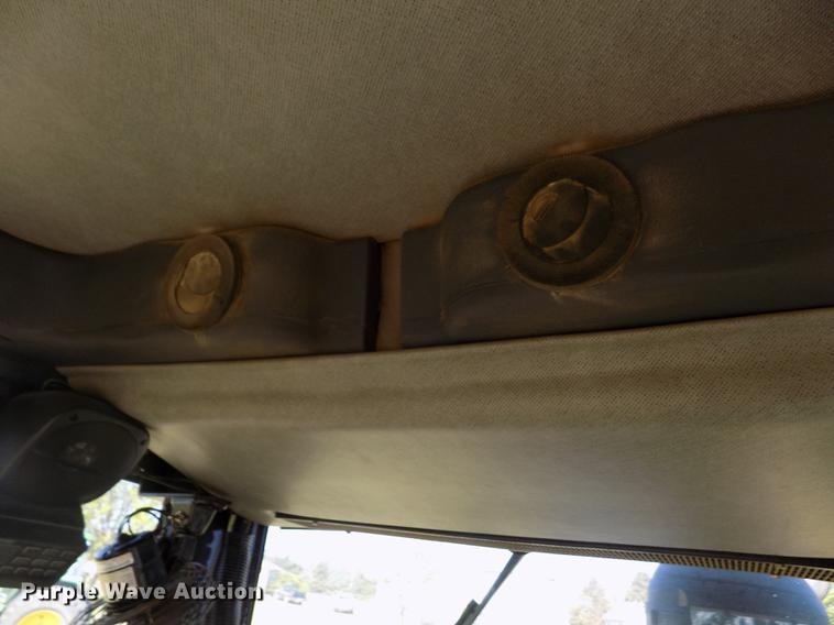 image for item FG9484 2003 John Deere 770CH Series II motor grader