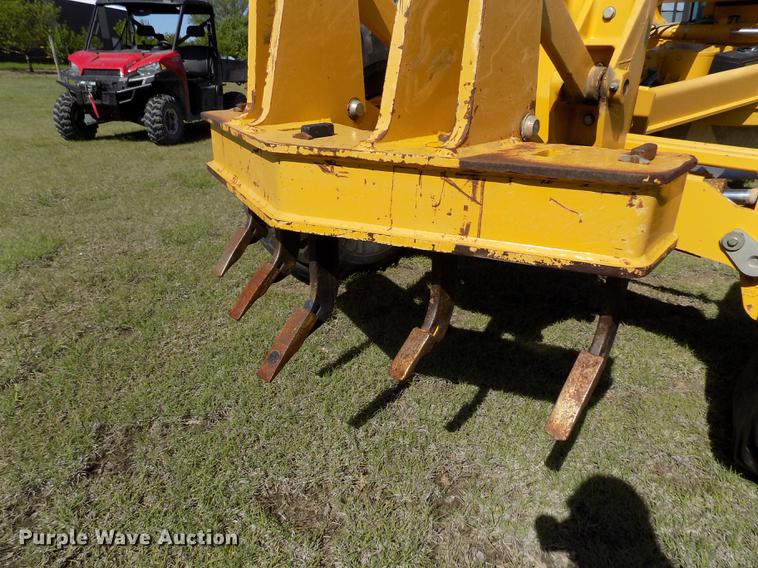 image for item FG9484 2003 John Deere 770CH Series II motor grader