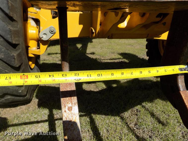 image for item FG9484 2003 John Deere 770CH Series II motor grader