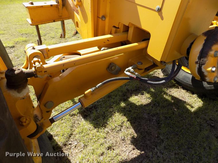 image for item FG9484 2003 John Deere 770CH Series II motor grader