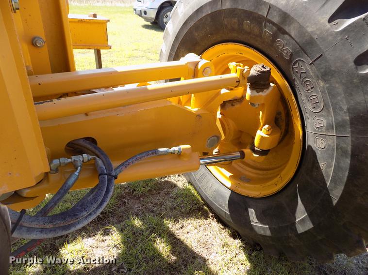 image for item FG9484 2003 John Deere 770CH Series II motor grader