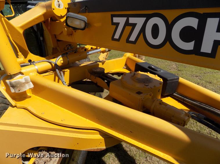 image for item FG9484 2003 John Deere 770CH Series II motor grader