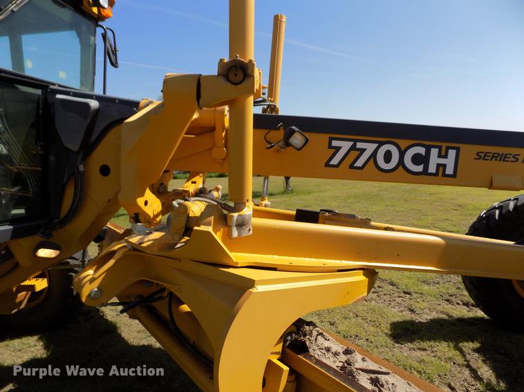 image for item FG9484 2003 John Deere 770CH Series II motor grader