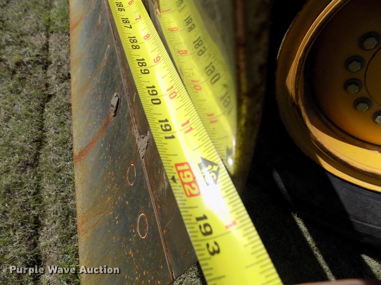 image for item FG9484 2003 John Deere 770CH Series II motor grader