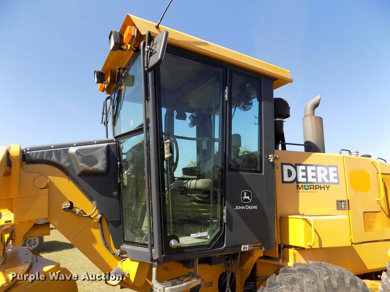 image for item FG9484 2003 John Deere 770CH Series II motor grader