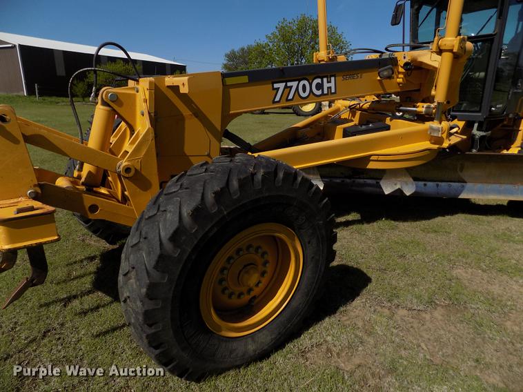 image for item FG9484 2003 John Deere 770CH Series II motor grader